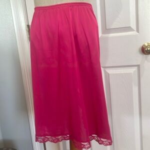 Vintage Vanity Fair pink nylon lace slit half slip women’s size petite L wrong